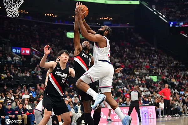 杨瀚森NBA客场首秀:机遇与现实的碰撞